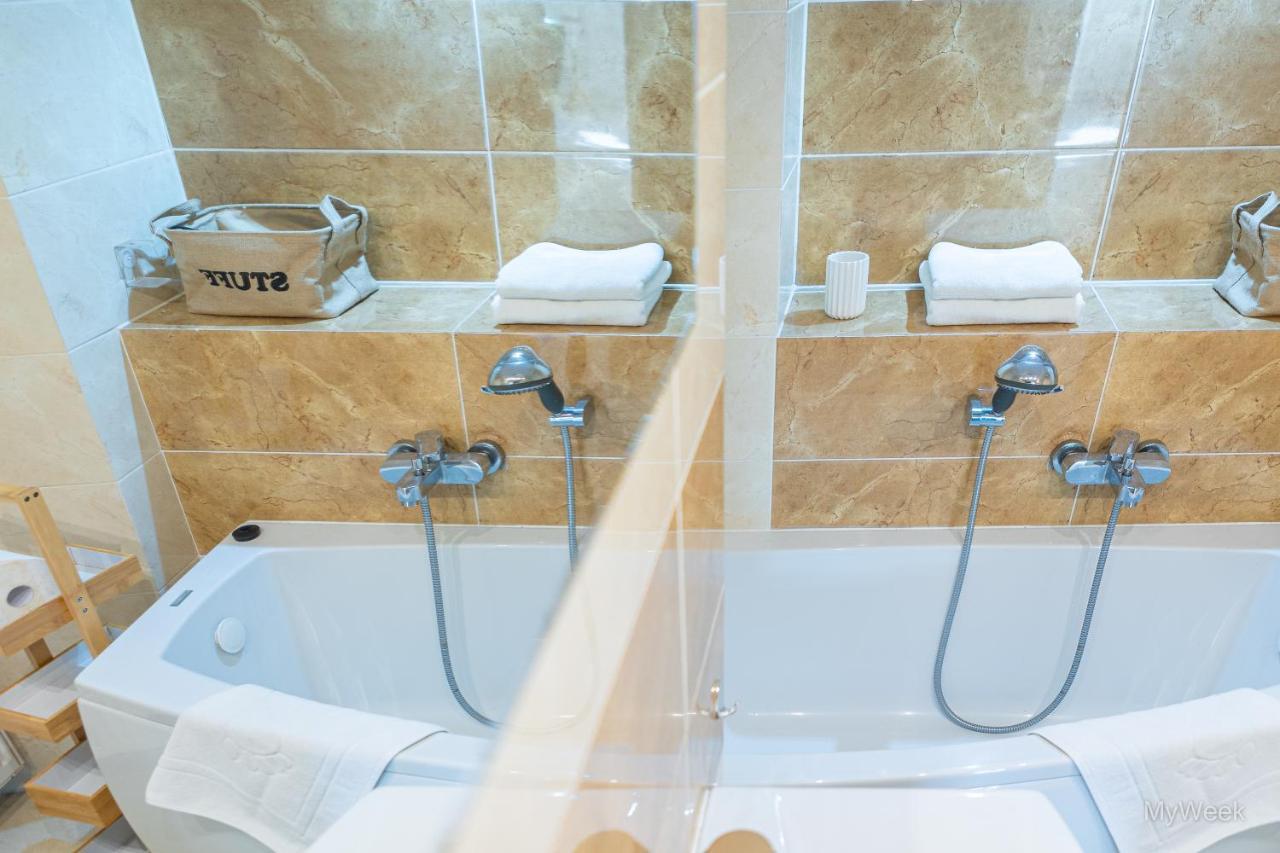 Apartament Z Historia, Klahra Myweek ล็องเดก-ซดรุย ภายนอก รูปภาพ